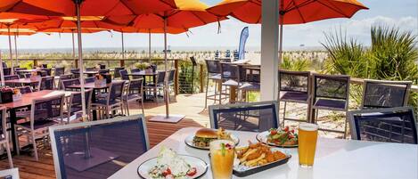 تناول الطعام بالخارج