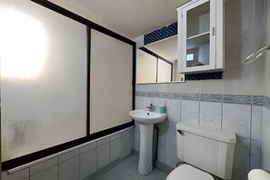 Apartment | Bathroom - Oceana Suites Valparaíso Yungay (Valparaíso)