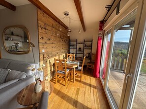 TV - Gîte "Le Panorama" – Charming Apartment with Terrace in Soultzeren (Soultzeren)