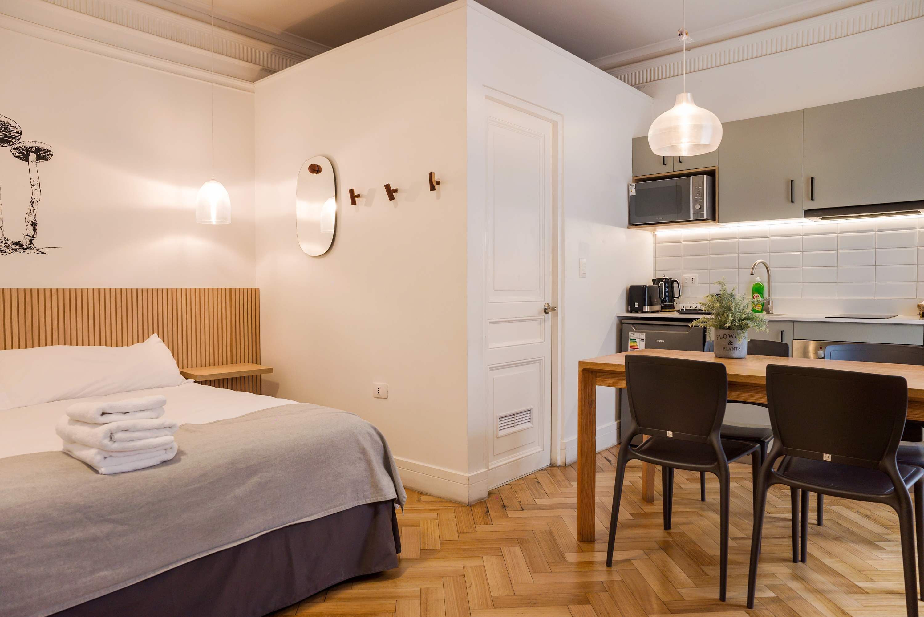 Iron/ironing board, free WiFi, bed sheets