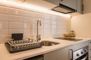 Fridge, microwave, oven, stovetop - Modern Studio in Providencia | Perfect For 3 (Providencia)