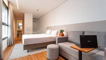 Apartment | Laptopgeeigneter Arbeitsplatz, kostenloses WLAN, Bettwäsche