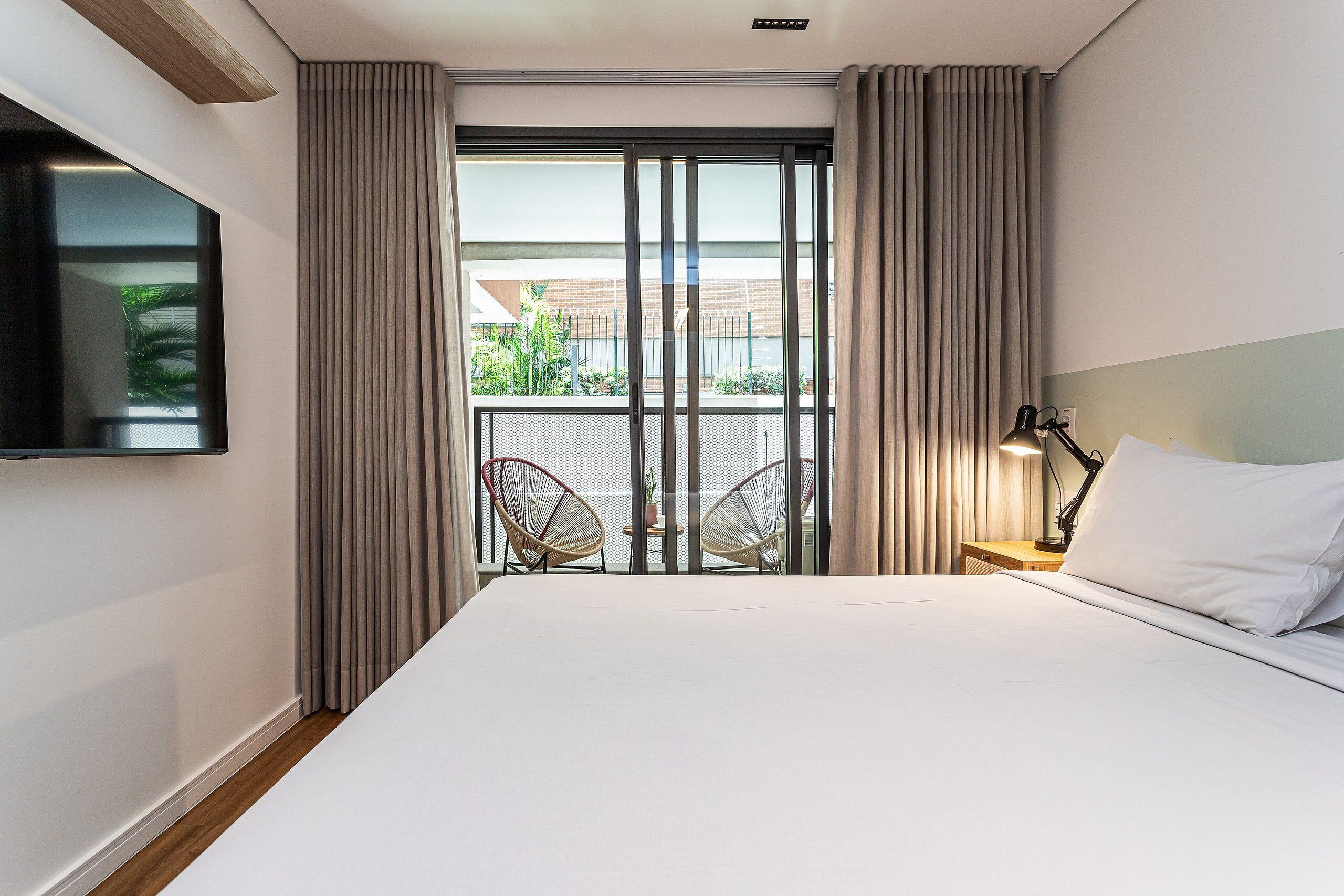 Laptop workspace, free WiFi, bed sheets