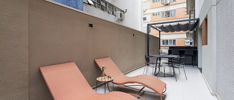 Family Apartment | Outdoor dining