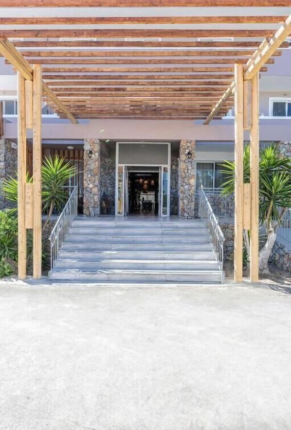 Entrada al alojamiento