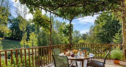 Pool, Parking, AC, Wifi, Breakfast, 4-ha Garden, English-Speaking Hosts