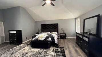 5 chambres, fer et planche à repasser, Wi-Fi, draps fournis