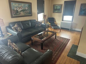 Living area - Charming Four Bedroom House (Tannersville)