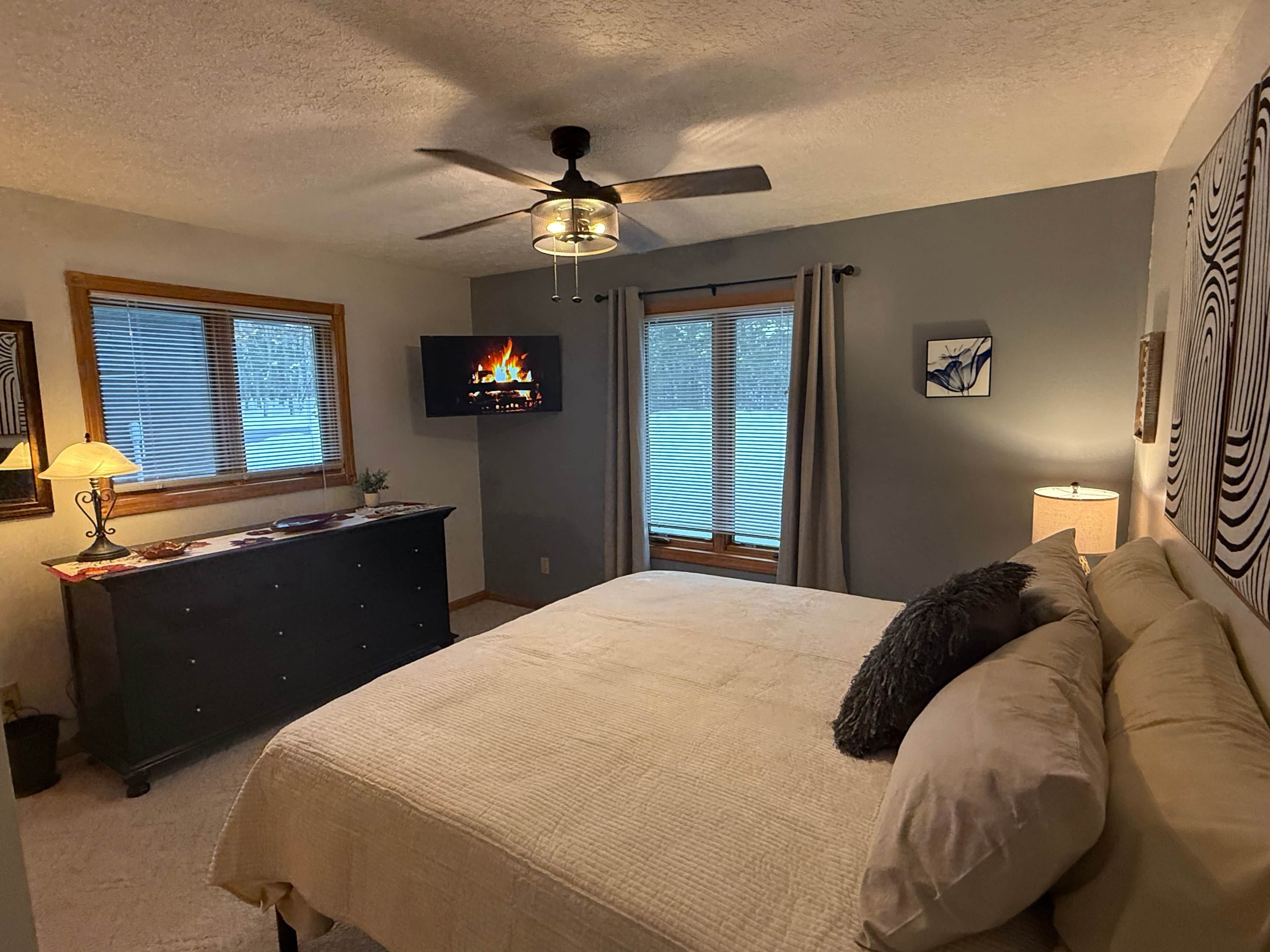 2 bedrooms, iron/ironing board, free WiFi, bed sheets