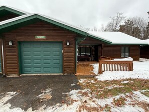 Exterior - The Nest, a spacious, secluded pet-friendly retreat! (Barnes)