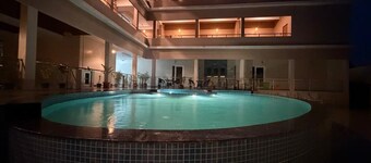 บียอนด์ อินน์ โฮเทลส์ แอนด์ รีสอร์ต ECR