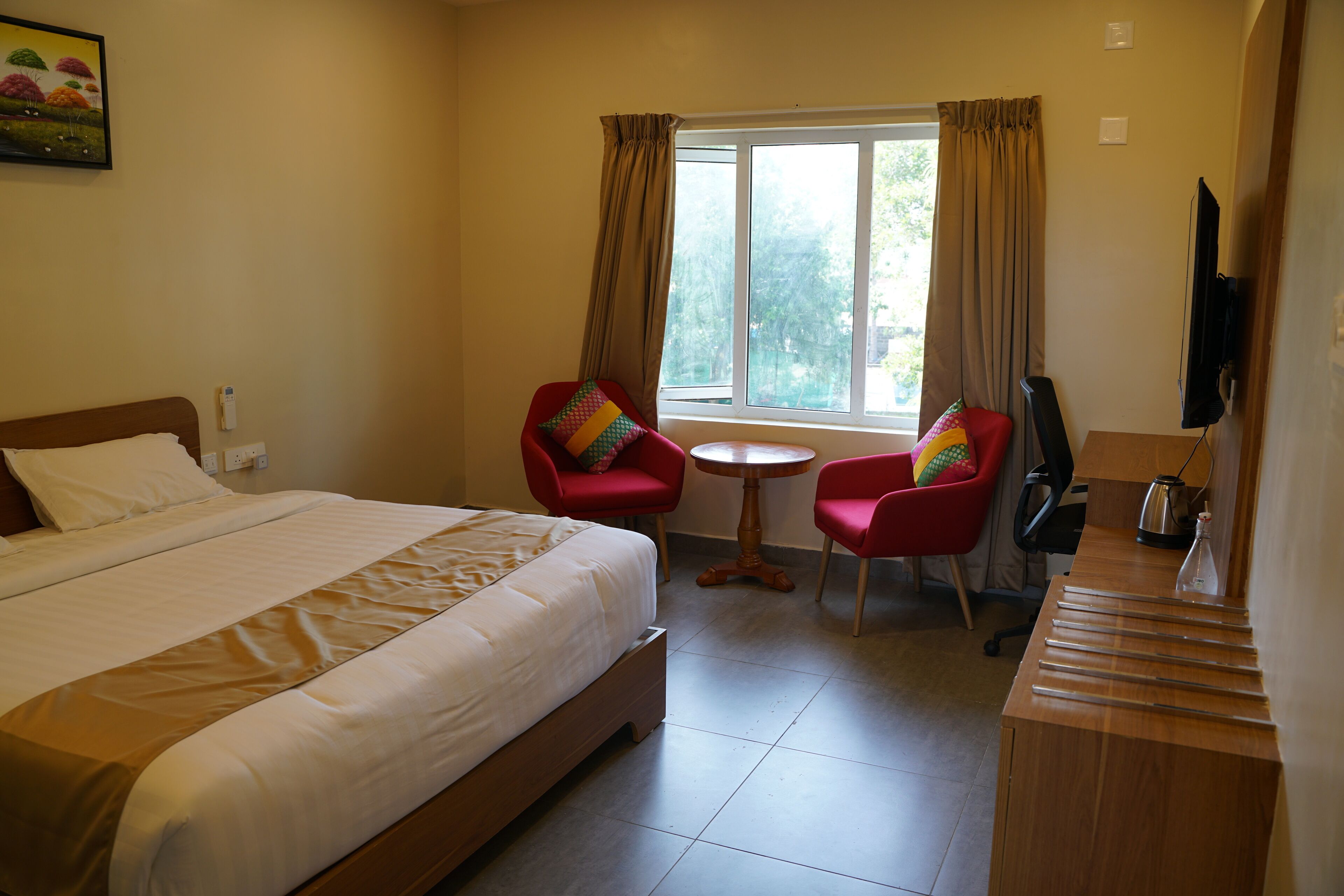 Skrivebord, arbejdsområde til bærbare computere, gratis Wi-Fi