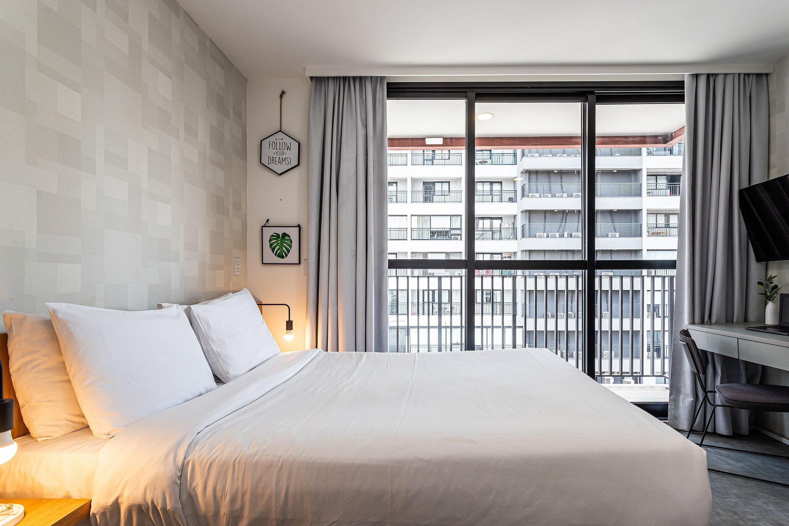 Laptop workspace, free WiFi, bed sheets