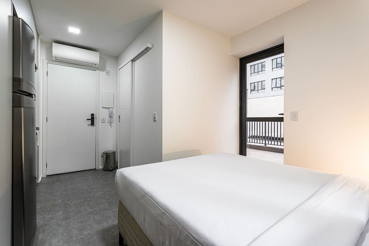 Estúdio grand | Espaço de trabalho para notebook, Wi-Fi de cortesia, roupa de cama