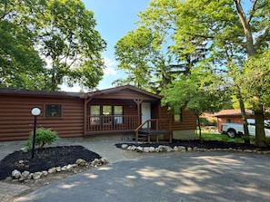 Exterior - Just Remodeled—Steps From Pool! | 10 ppl | IC65 (Put-in-Bay)