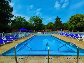 Een verwarmd zwembad