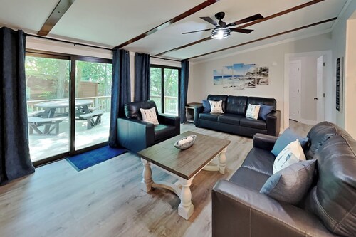 Brand-New Beauty—Relax & Recharge | 8 ppl | IC68