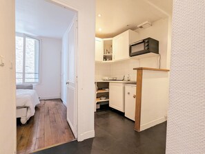 1 bedroom, WiFi, bed sheets - Charming apartment in typical Montmartre and Sacré-Coeur district (Paris)