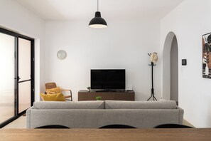 Apartment, 3 Bedrooms, Kitchen | Living area - Large Home with Private Garden (Marsaskala)