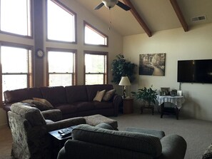 TV, videospill, DVD-spiller og filmbibliotek