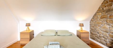 3 bedrooms, iron/ironing board, WiFi