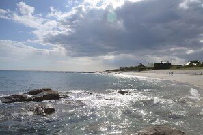 On the beach - Spectacular Panoramic Sea View, Direct Beach Access, Detached House (Loctudy)