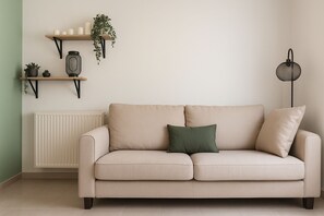 Living area - Charming apartment - Near train station and town center (MontPellier)