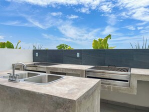 Property grounds - Makeva: Ocean View Steps from the Beach (Mazatlán)