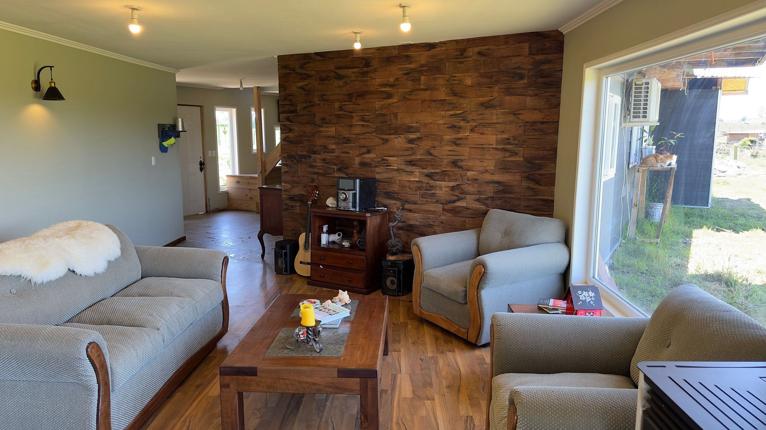 House | Living area | Flat-screen TV