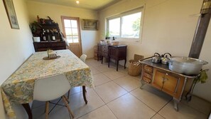 Familie huis, uitzicht op tuin | Privékeuken