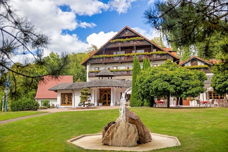 Exterior. Hotel Mügge am Iberg