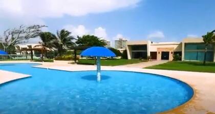 RESORT FRENTE AL MAR