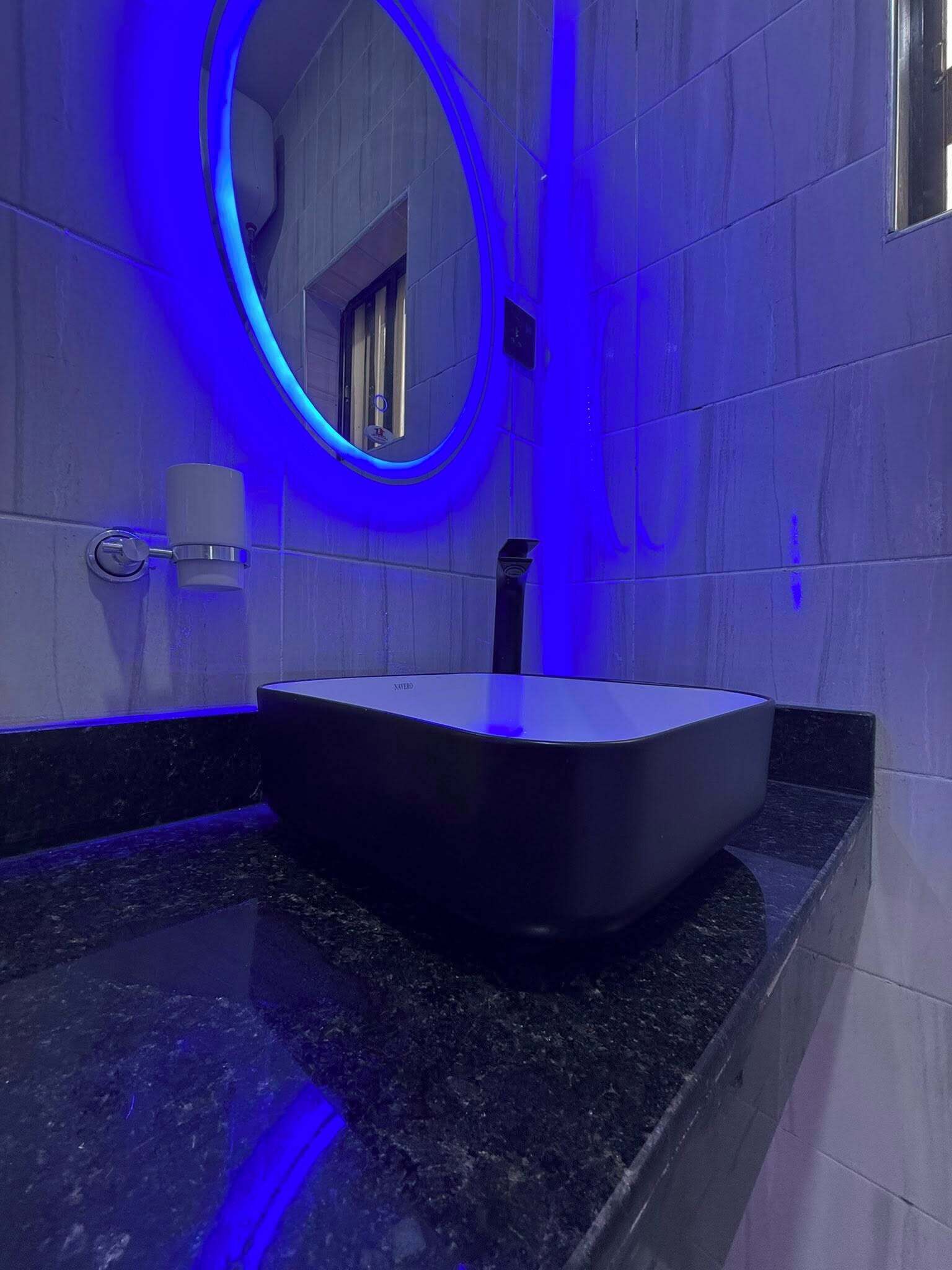 อีโคโนมีอพาร์ทเมนท์, ระเบียง, วิวเมือง | ห้องน้ำ | ของใช้ในห้องน้ำฟรี, ไดร์เป่าผม, ผ้าเช็ดตัว, สบู่