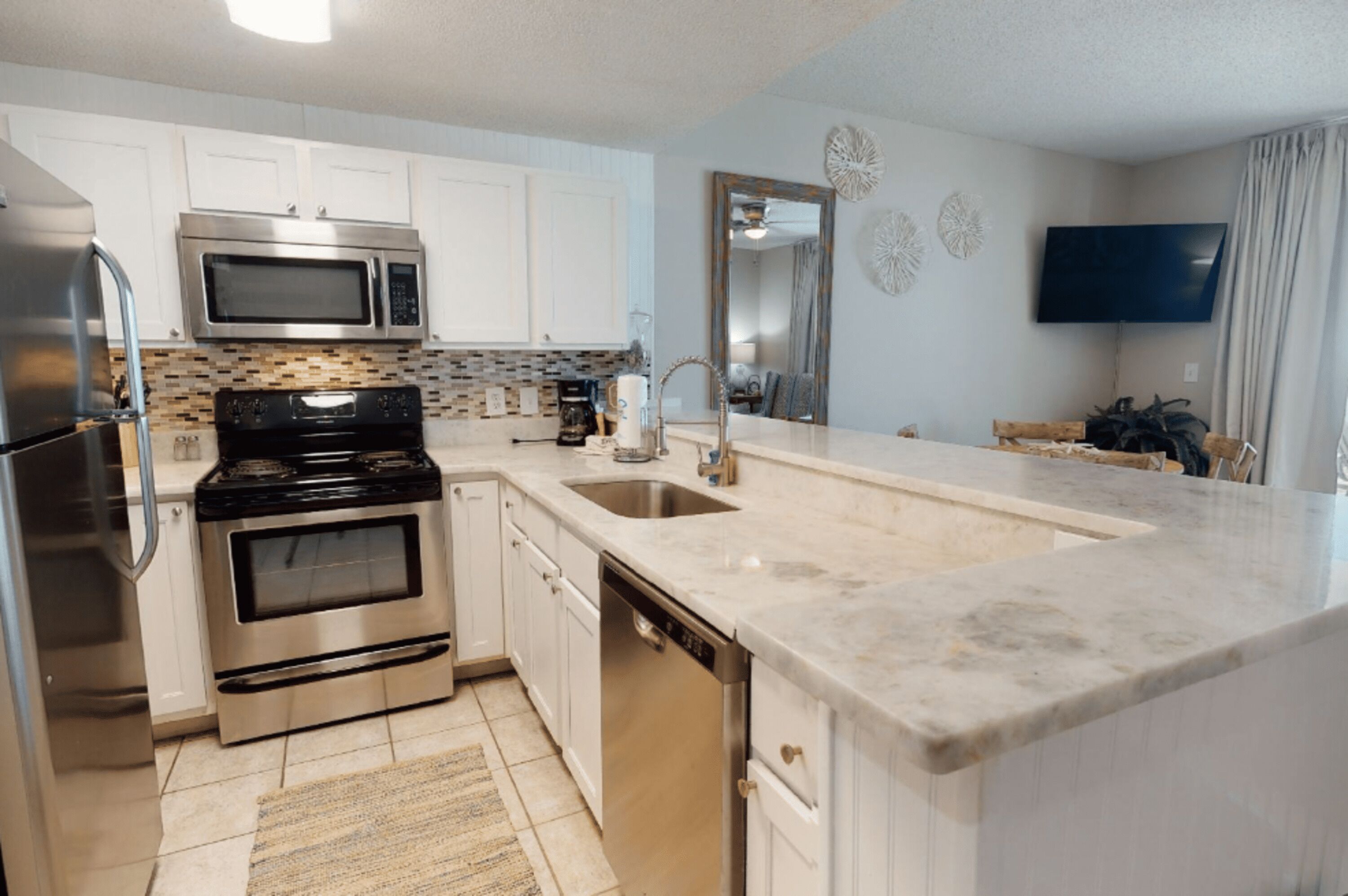 Condo Prestigio, 1 habitación, balcón, vista a la playa | Cocina privada | Refrigerador, microondas, horno y parrilla de estufa 