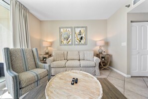 Interior - Beach Club 1109 D (Gulf Shores)