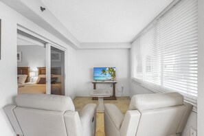 2 Schlafzimmer, Schreibtisch, Bügeleisen/Bügelbrett, WLAN