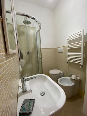 Kahden hengen superior-huone, patio | Ilmainen Wi-Fi