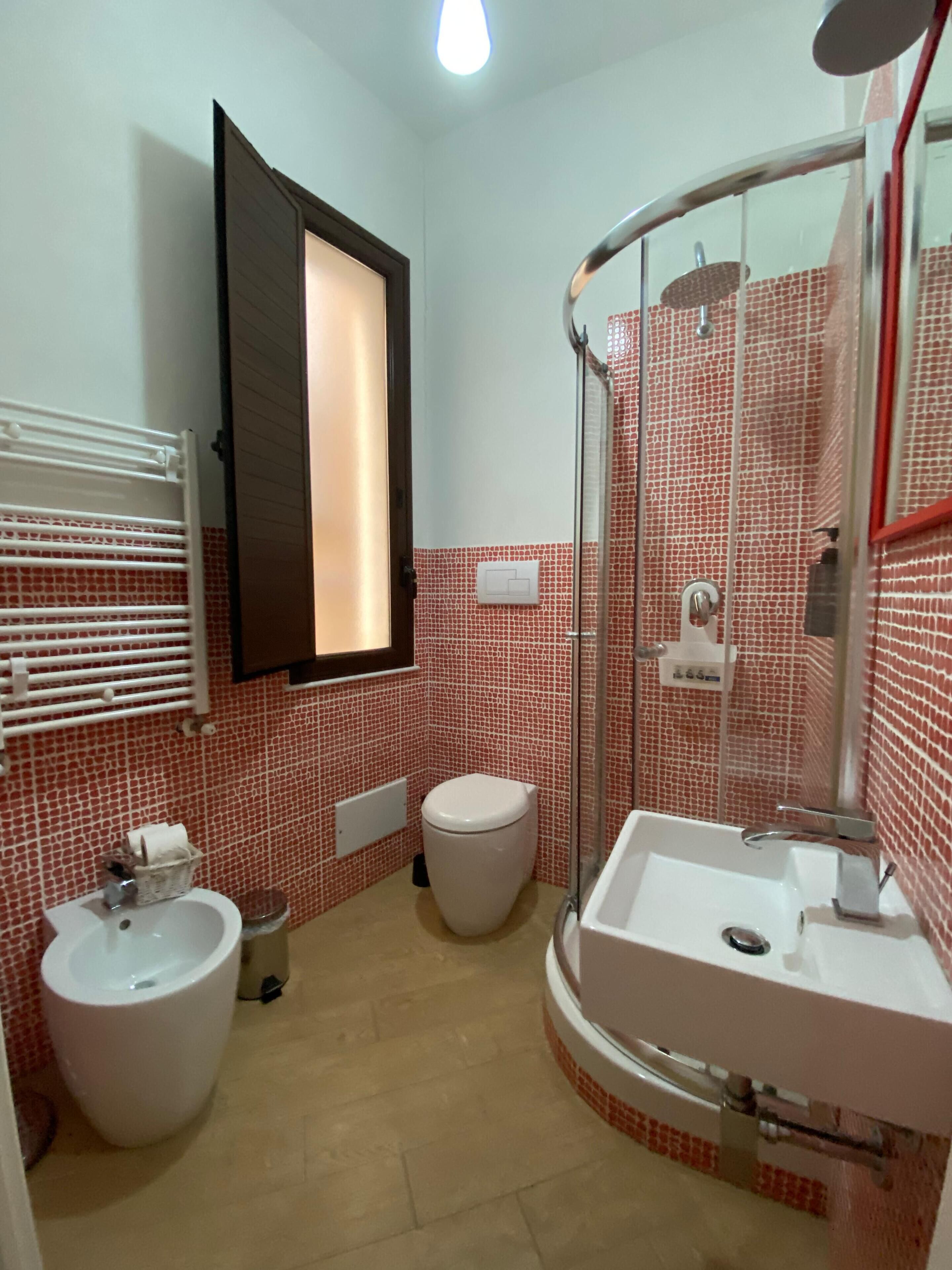 Chambre Double Économique, patio | Salle de bain