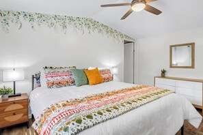 3 bedrooms, desk, WiFi, bed sheets - Wild Rhodes | Playful Wimberley Home Near Square, Fire Pit & Outdoor Spaces (Wimberley)