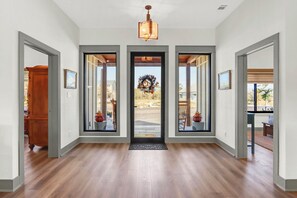 Interior - Oma’s Haus at Arch Ray | Walk to Winery, Brewery & Live Music (Fredericksburg)