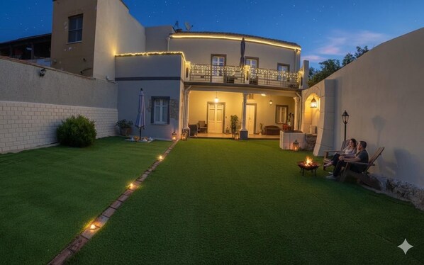 Front of property - Luxar Suites & Apartments (Assemini)