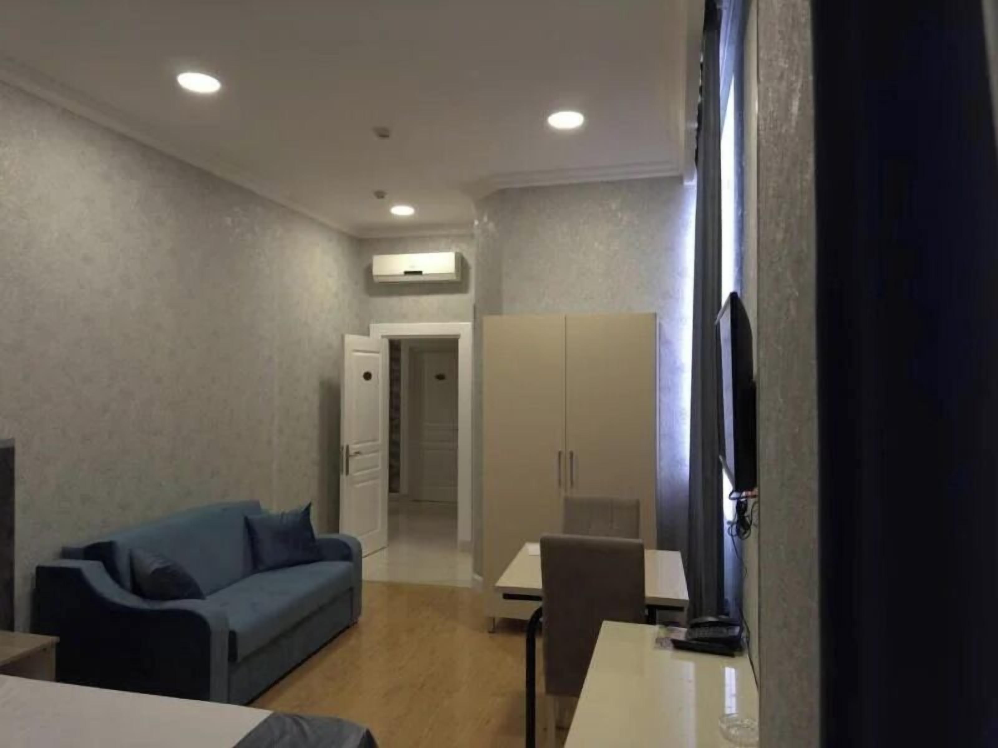 Desk, laptop workspace, iron/ironing board, free WiFi