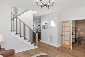 Interior - Springfield Haven - Modern Comfort Near Nashville (Springfield)