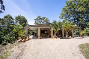 Exterior - Honeybird Hideaway (Wooyung)