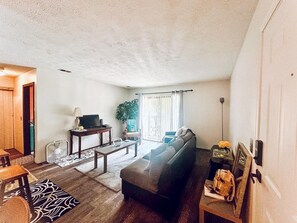 TV, offices - Quiet & Secure Stay in Gated Community (Columbia)