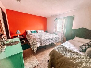 1 bedroom, iron/ironing board, WiFi, bed sheets - Quiet & Secure Stay in Gated Community (Columbia)