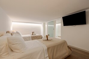 3 chambres, fer et planche à repasser, Wi-Fi, draps fournis