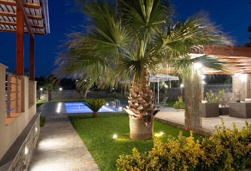 Luxurious Villa David