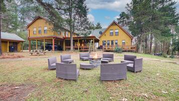 House (4 Bedrooms) | Front of property