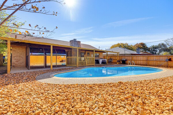 Hot Tub, Pool & Game Room: San Antonio Family Gem - San Antonio, TX